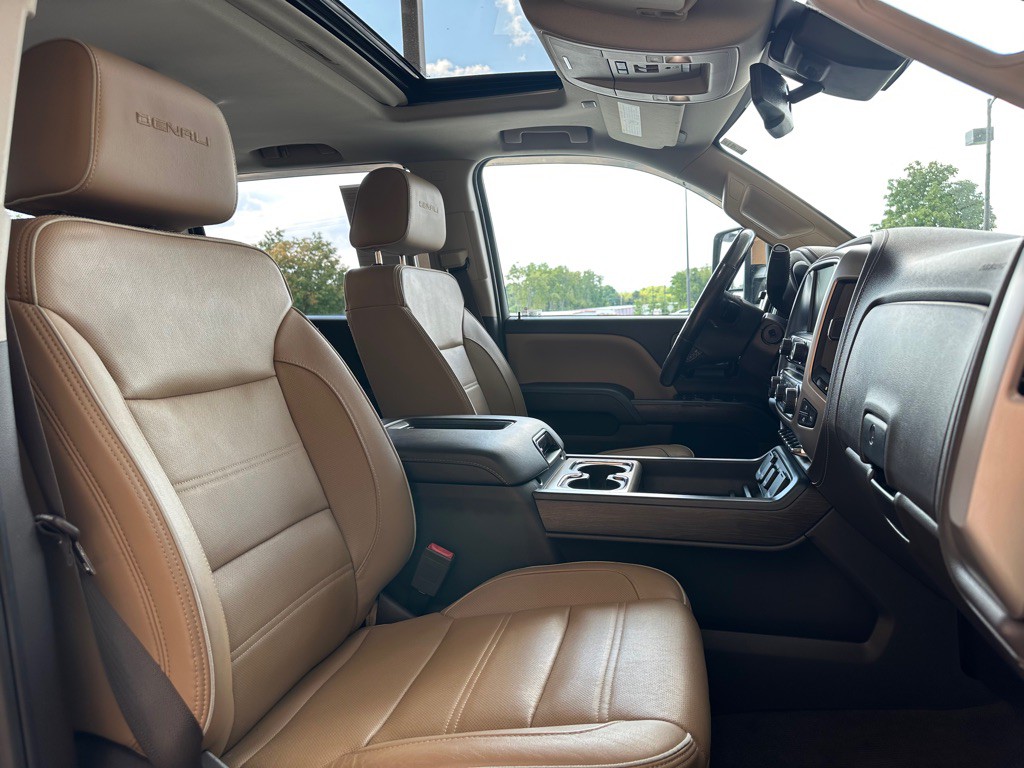 2018 GMC Sierra Image 16