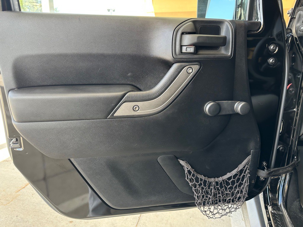 2013 Jeep Wrangler Image 9