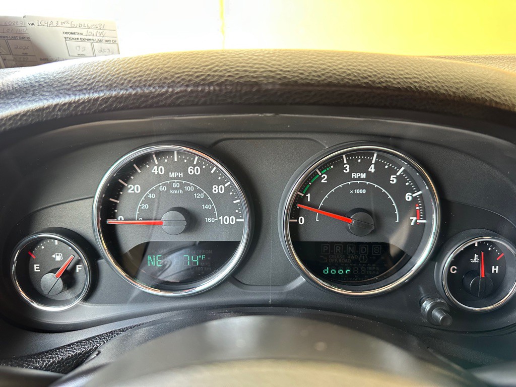 2013 Jeep Wrangler Image 18