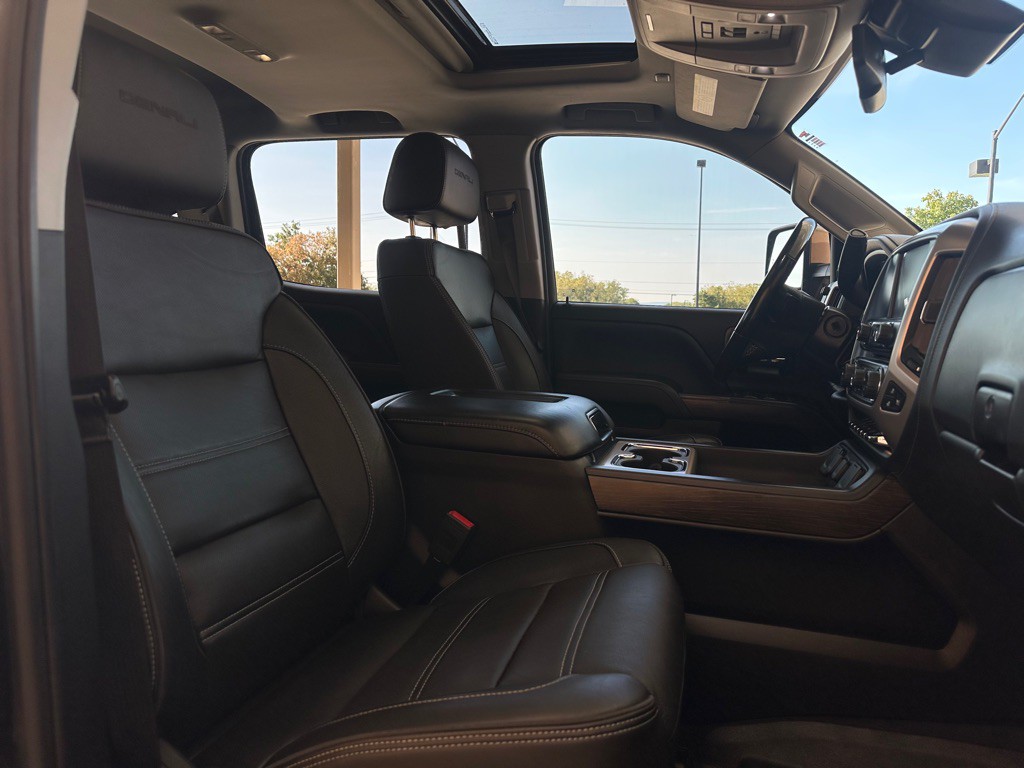 2019 GMC Sierra Image 16