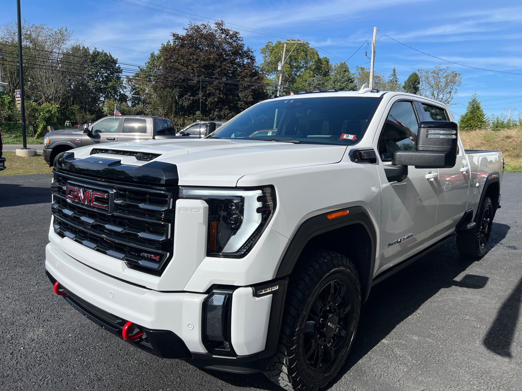 2024 GMC Sierra Image 3