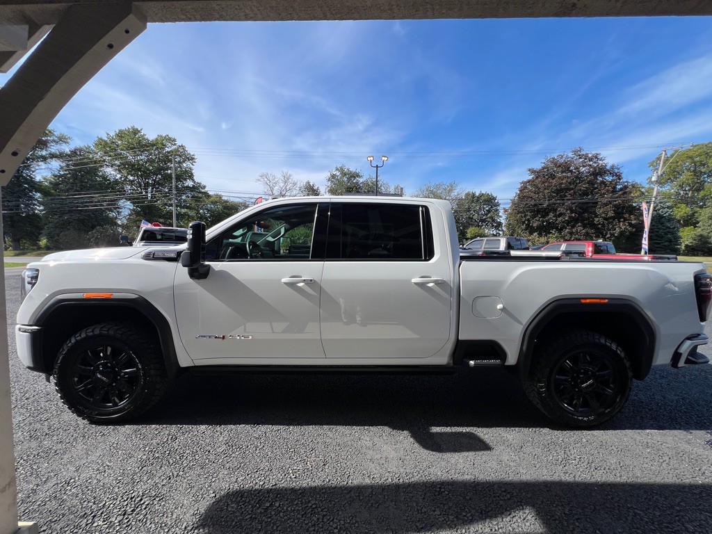 2024 GMC Sierra Image 4