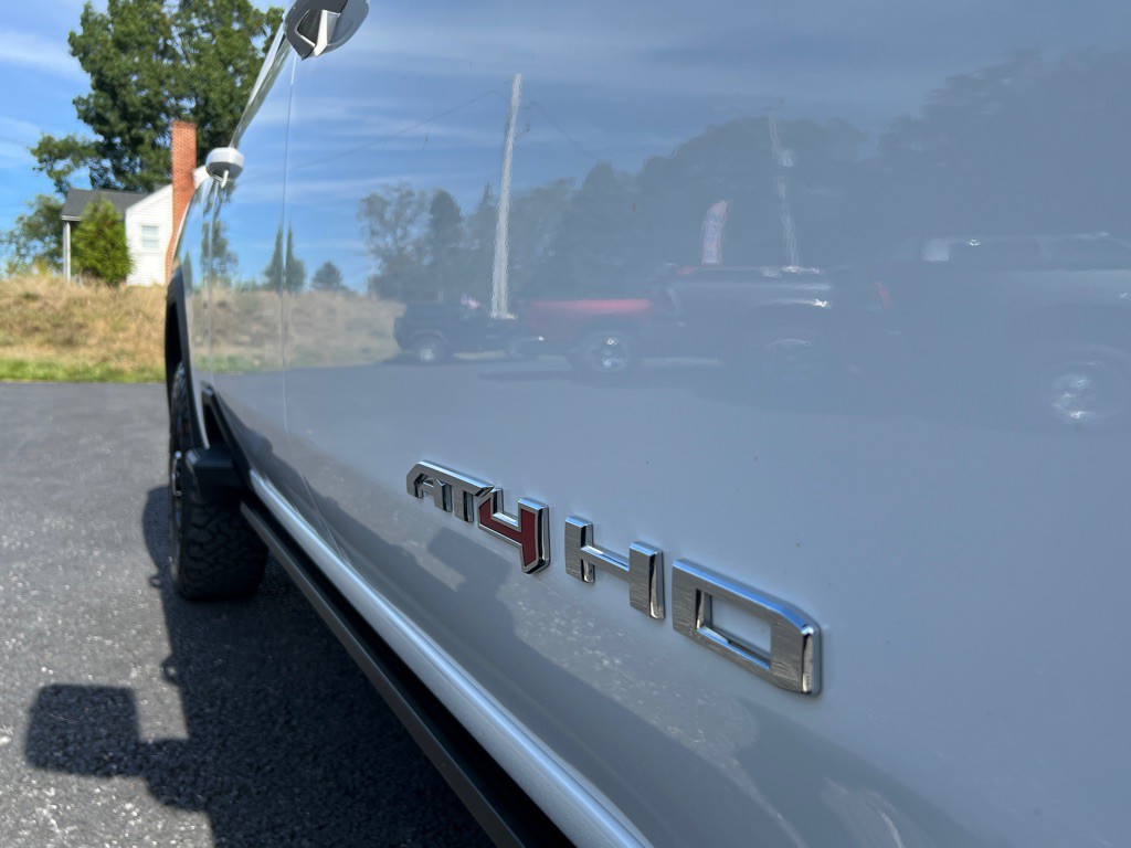 2024 GMC Sierra Image 10