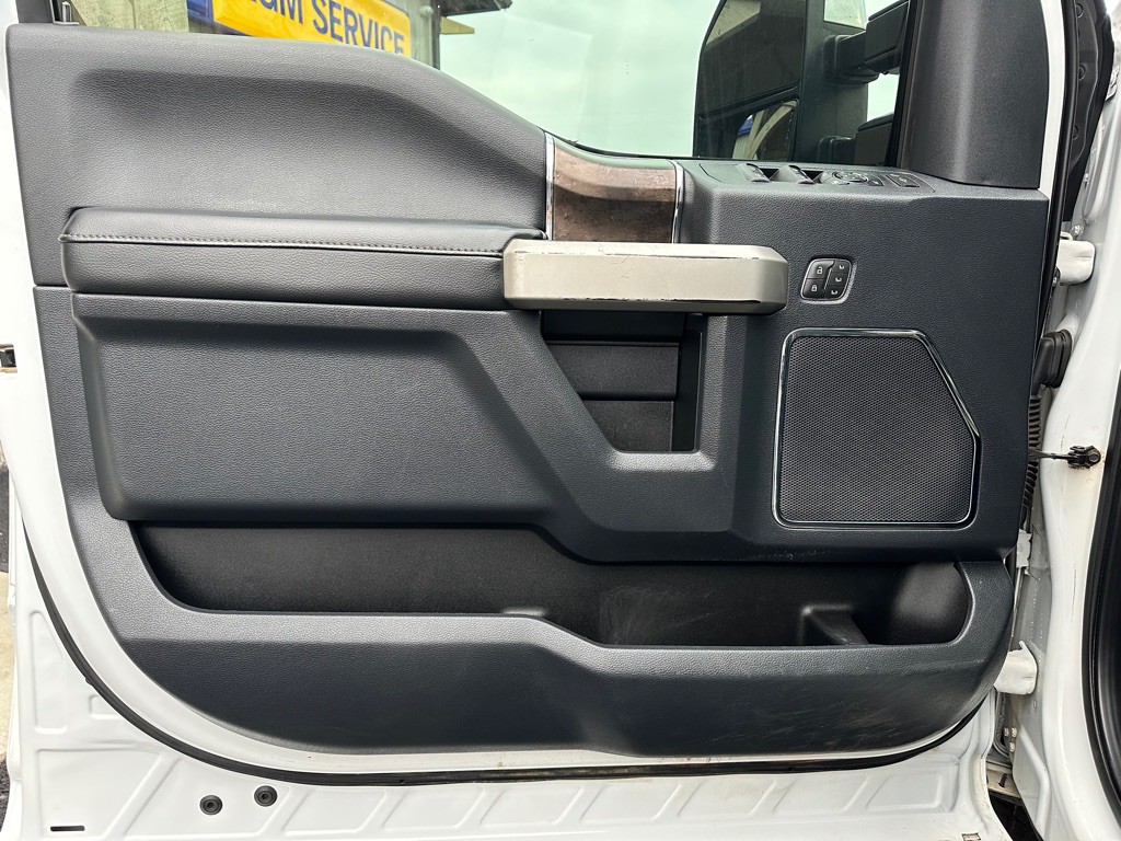 2022 Ford F-350 Image 9