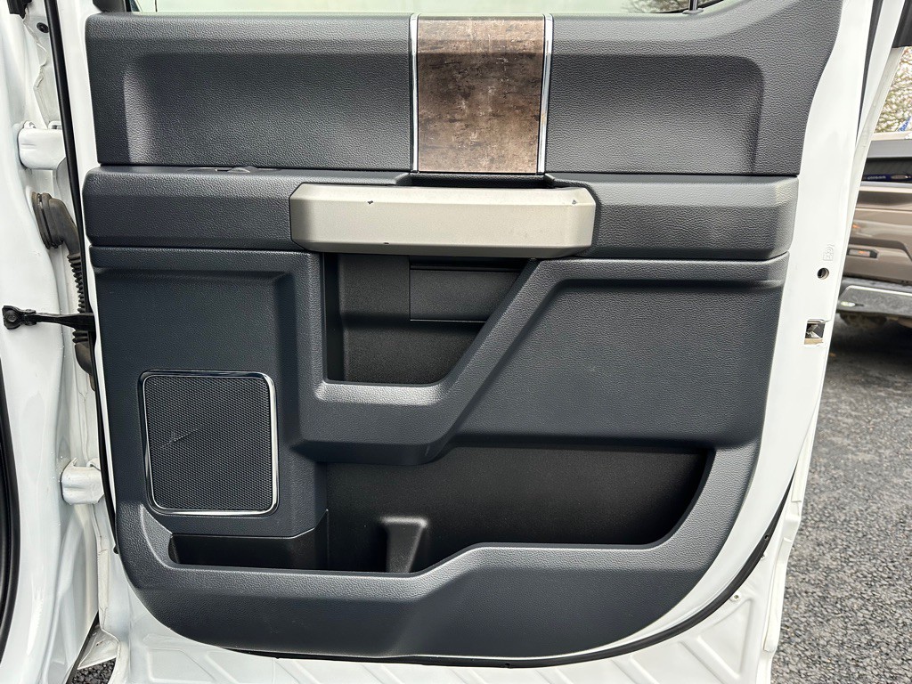 2022 Ford F-350 Image 13