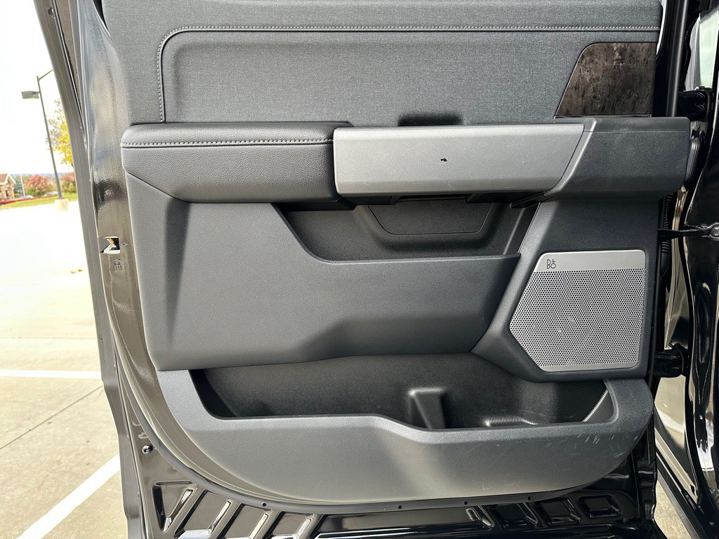 2023 Ford F-350 Image 16