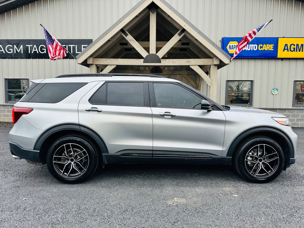 2020 Ford Explorer Image 2