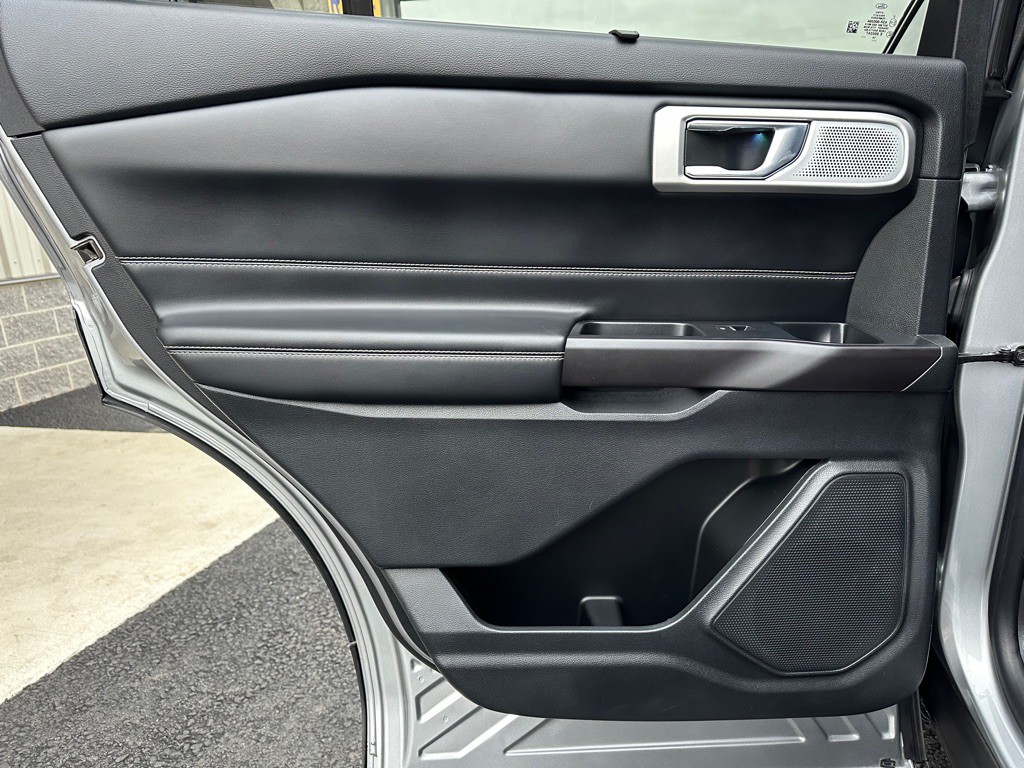 2020 Ford Explorer Image 11