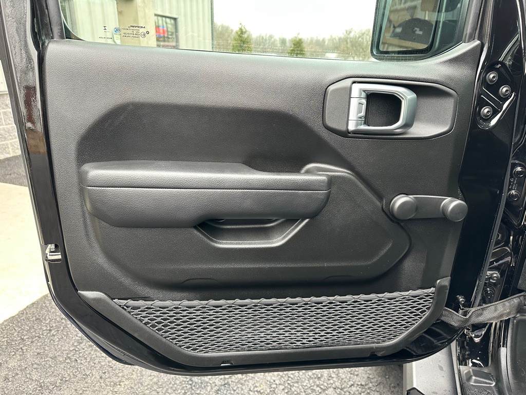 2023 Jeep Wrangler Image 9