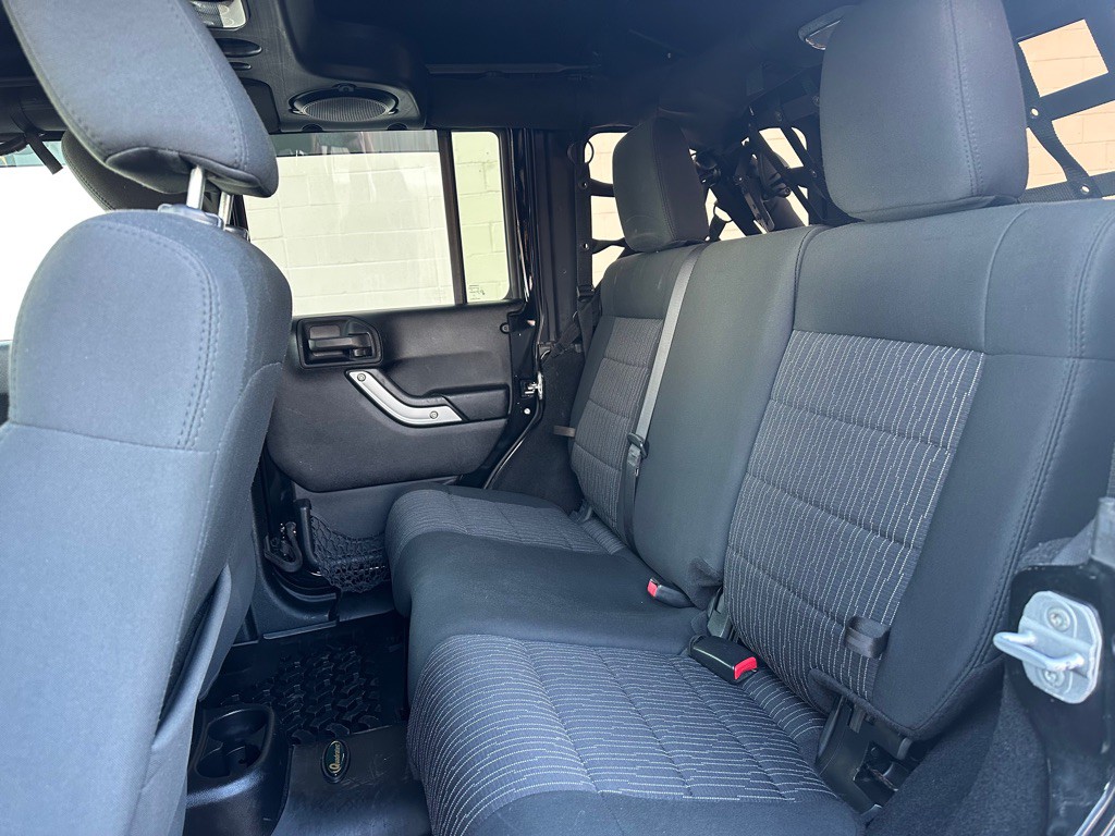 2012 Jeep Wrangler Unlimited Image 12