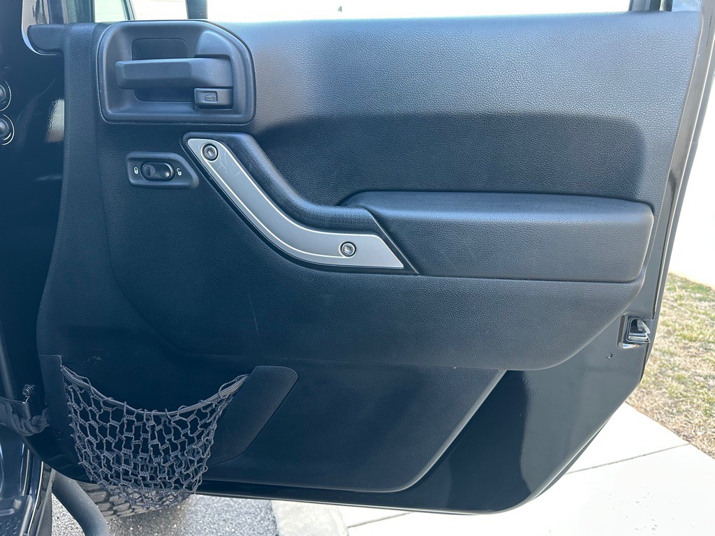 2012 Jeep Wrangler Unlimited Image 15