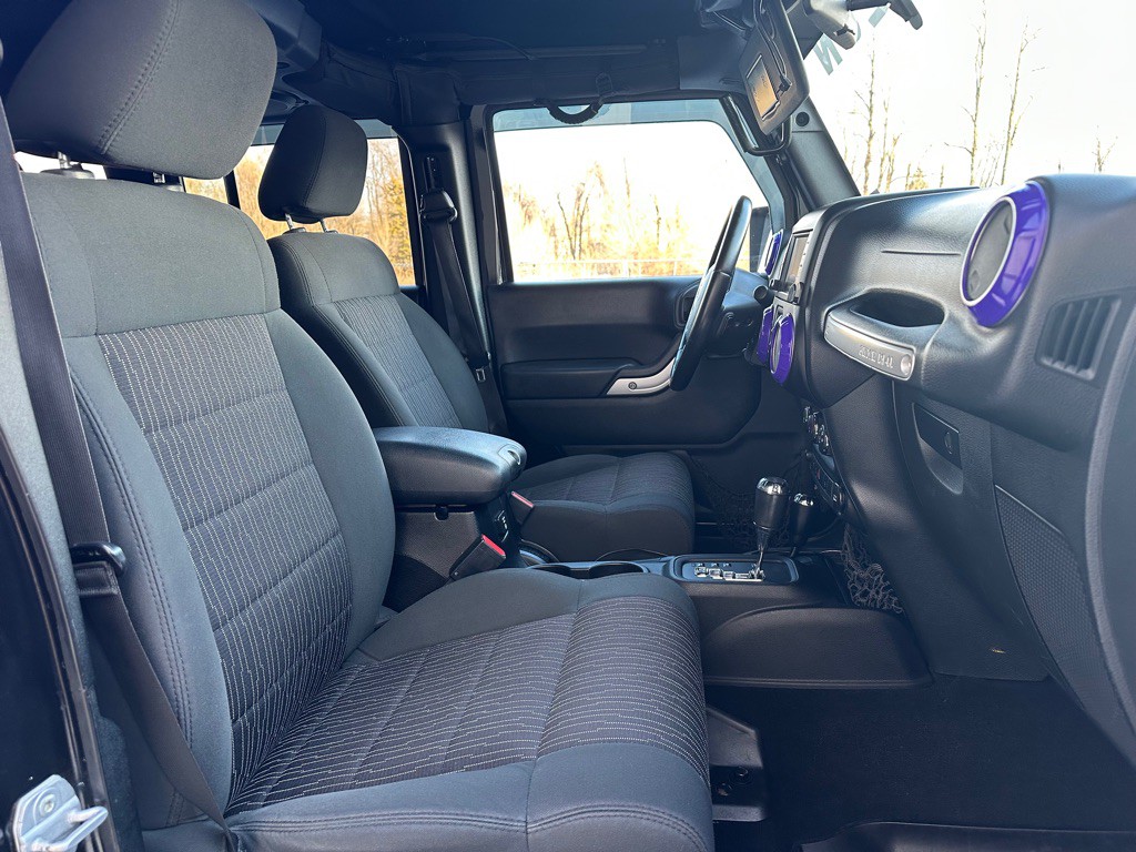 2012 Jeep Wrangler Unlimited Image 16