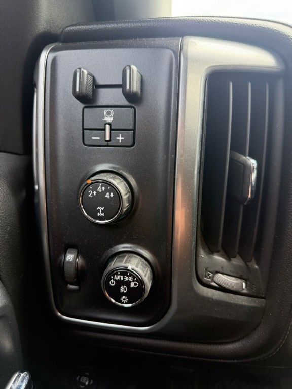 2015 Chevrolet Silverado 1500 Image 21