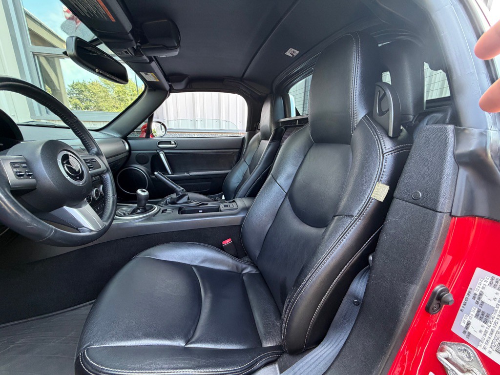 2010 Mazda MX-5 Miata Image 8