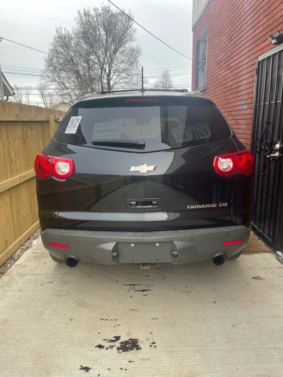 2012 Chevrolet Traverse Image 2