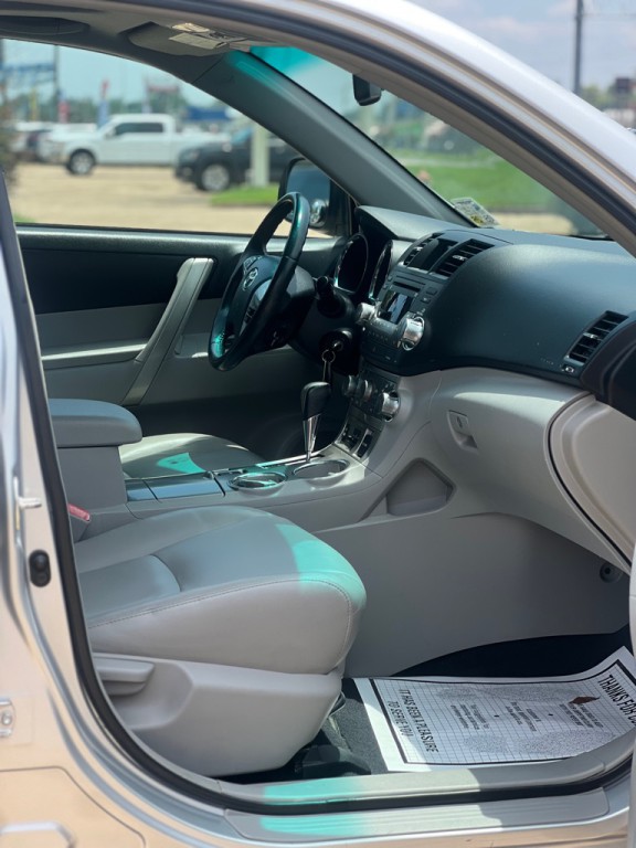 2012 Toyota Highlander Image 22