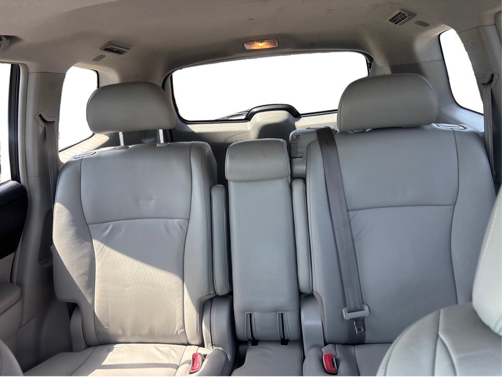 2012 Toyota Highlander Image 11