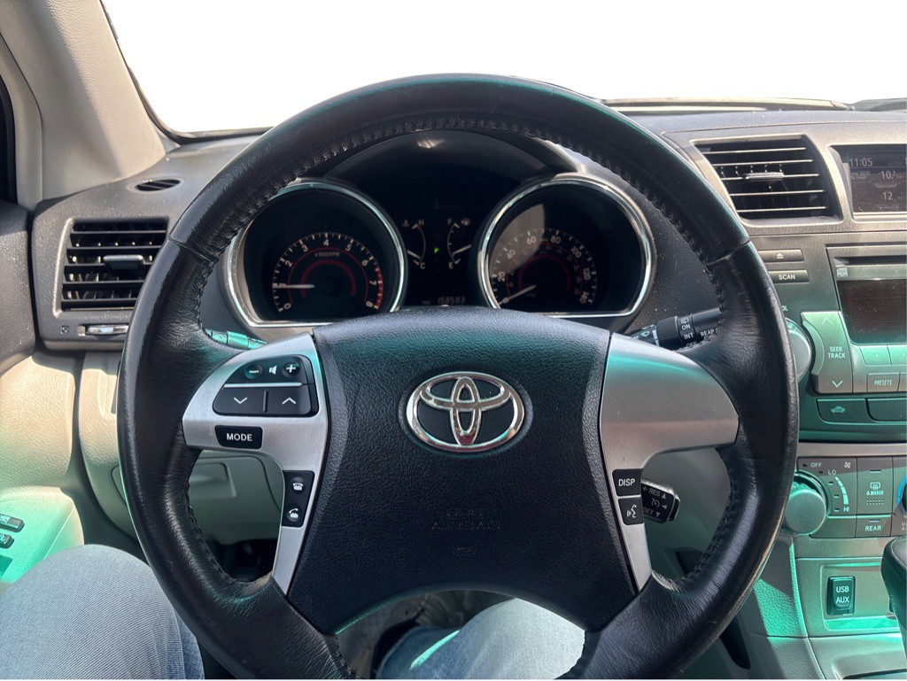 2012 Toyota Highlander Image 16