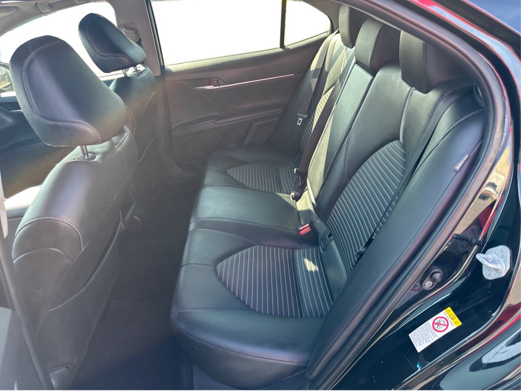 2018 Toyota Camry Image 11