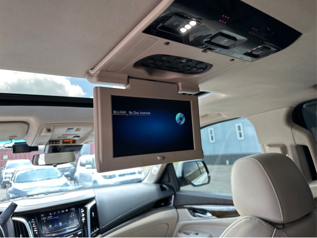 2018 Cadillac Escalade Image 12