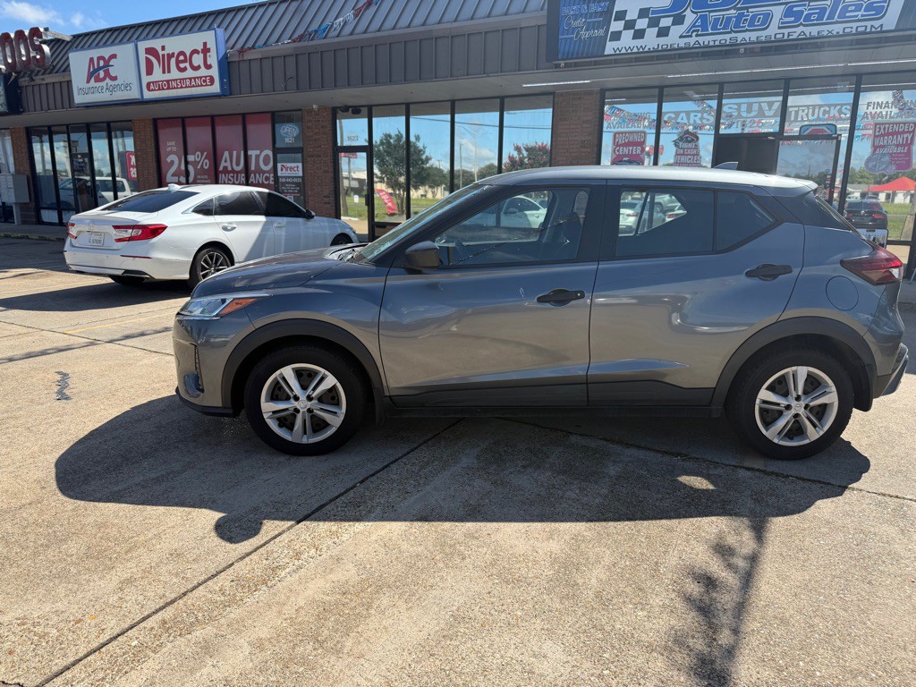 2021 Nissan Kicks Image 1
