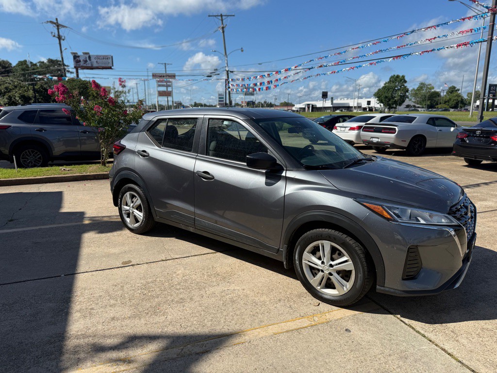 2021 Nissan Kicks Image 3