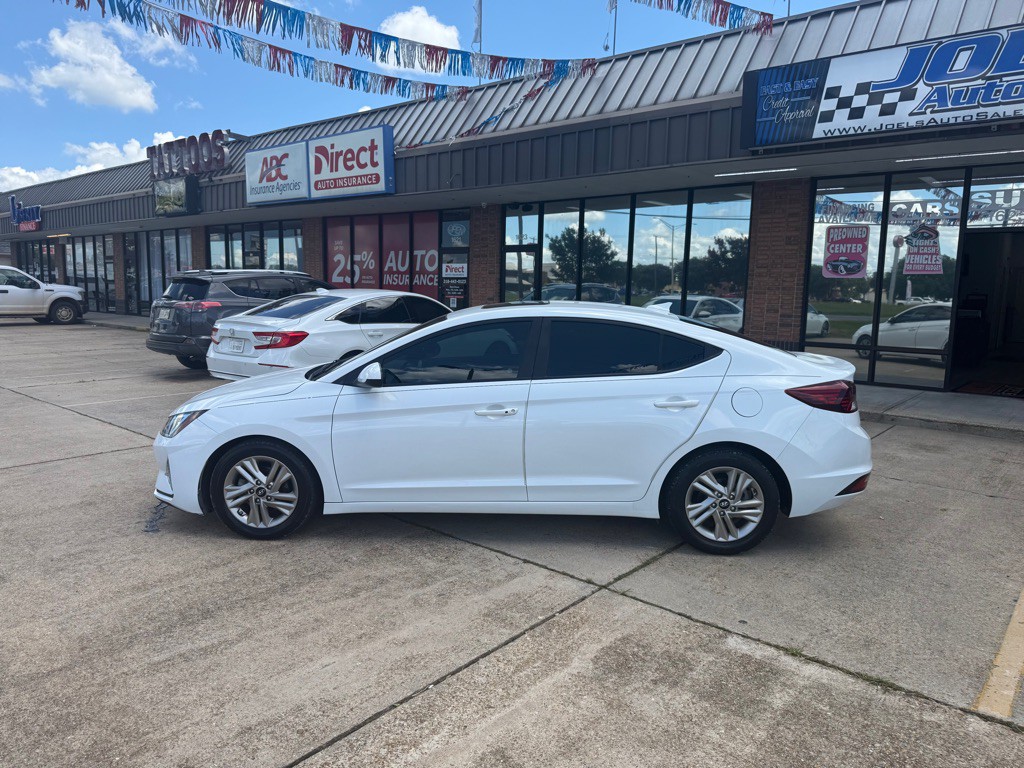 2020 Hyundai Elantra Image 1