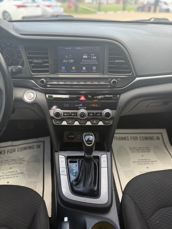 2020 Hyundai Elantra Image 15