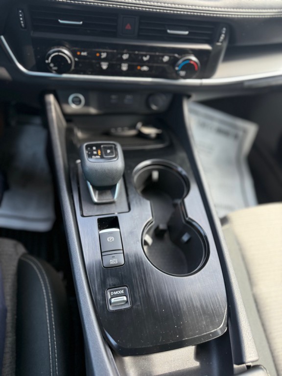 2022 Nissan Rogue Image 12