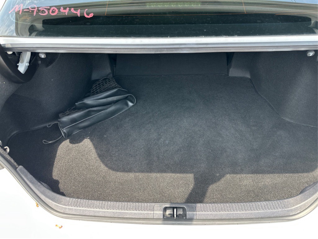 2020 Toyota Camry Image 9