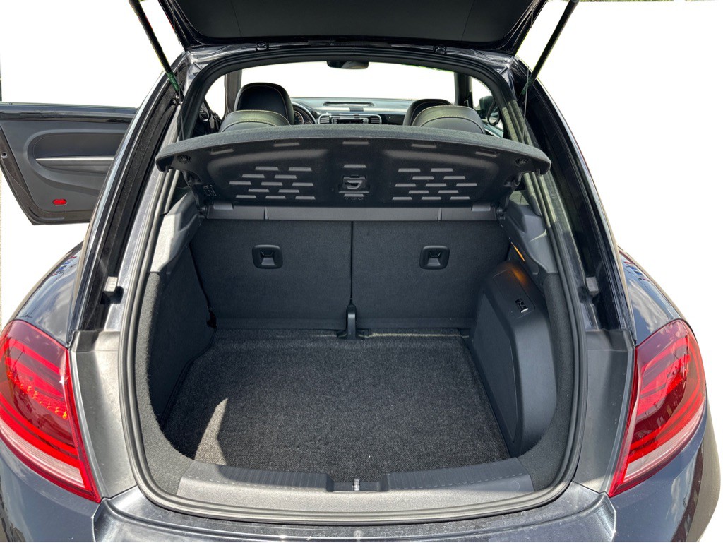 2018 Volkswagen Beetle Image 9