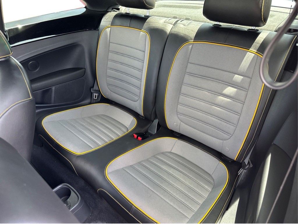 2018 Volkswagen Beetle Image 10