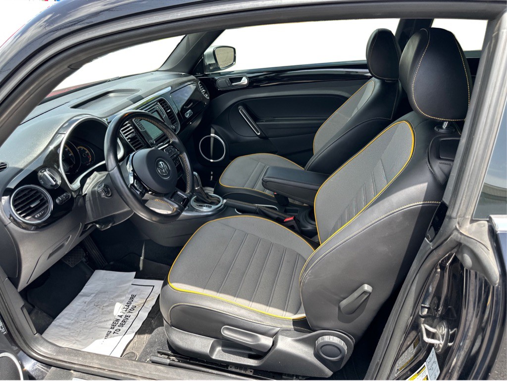 2018 Volkswagen Beetle Image 14