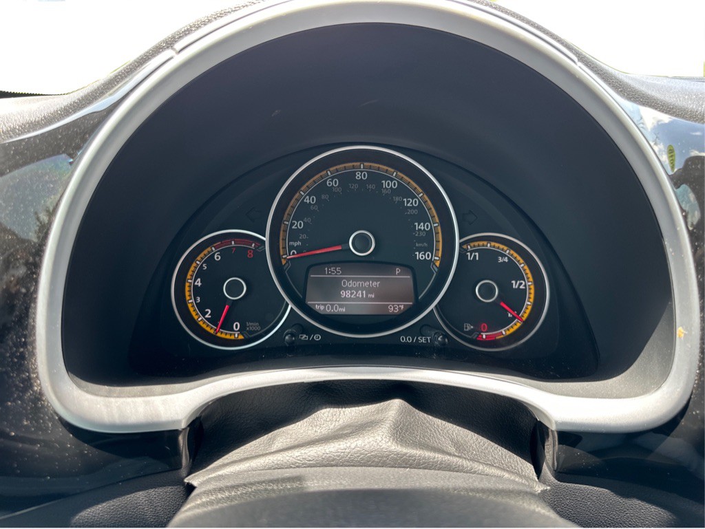 2018 Volkswagen Beetle Image 16