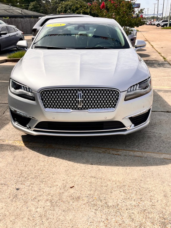 2018 Lincoln MKZ Image 2