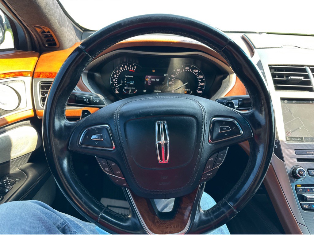 2017 Lincoln MKZ Image 16