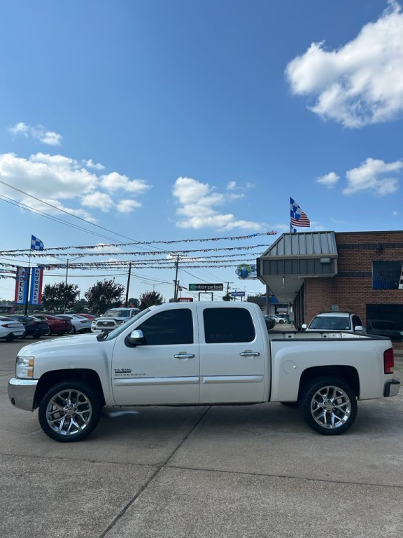 2013 Chevrolet Silverado 1500 Image 2