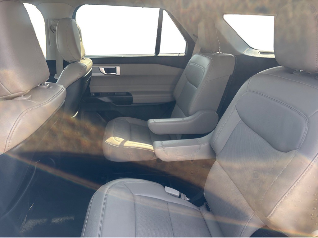 2020 Ford Explorer Image 13