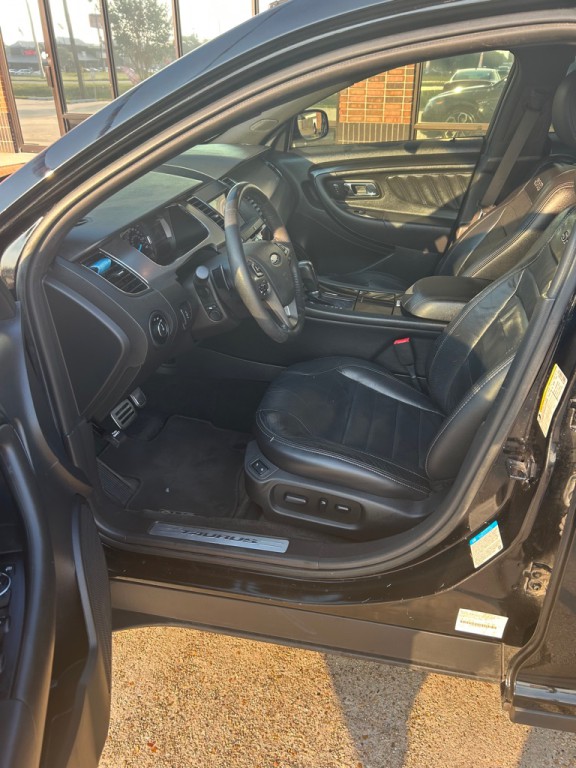 2017 Ford Taurus Image 3