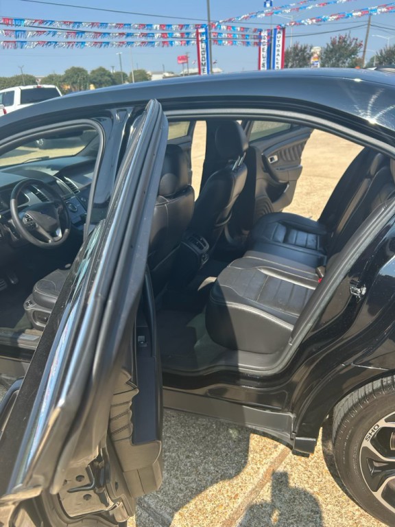 2017 Ford Taurus Image 22