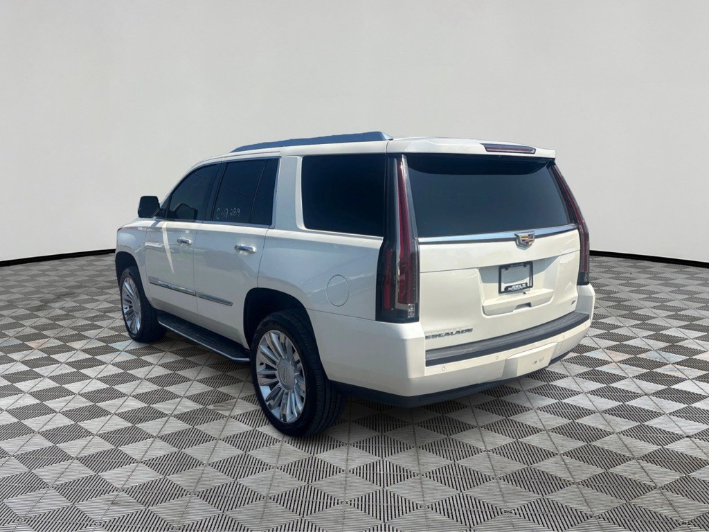 2015 Cadillac Escalade Image 3