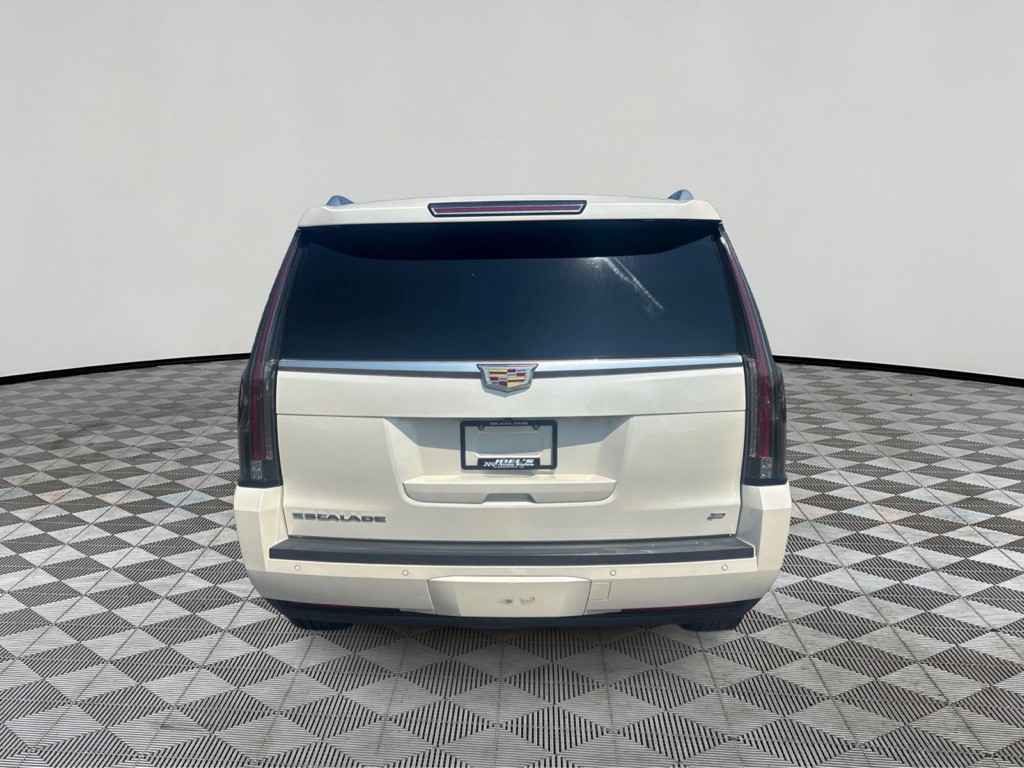 2015 Cadillac Escalade Image 4