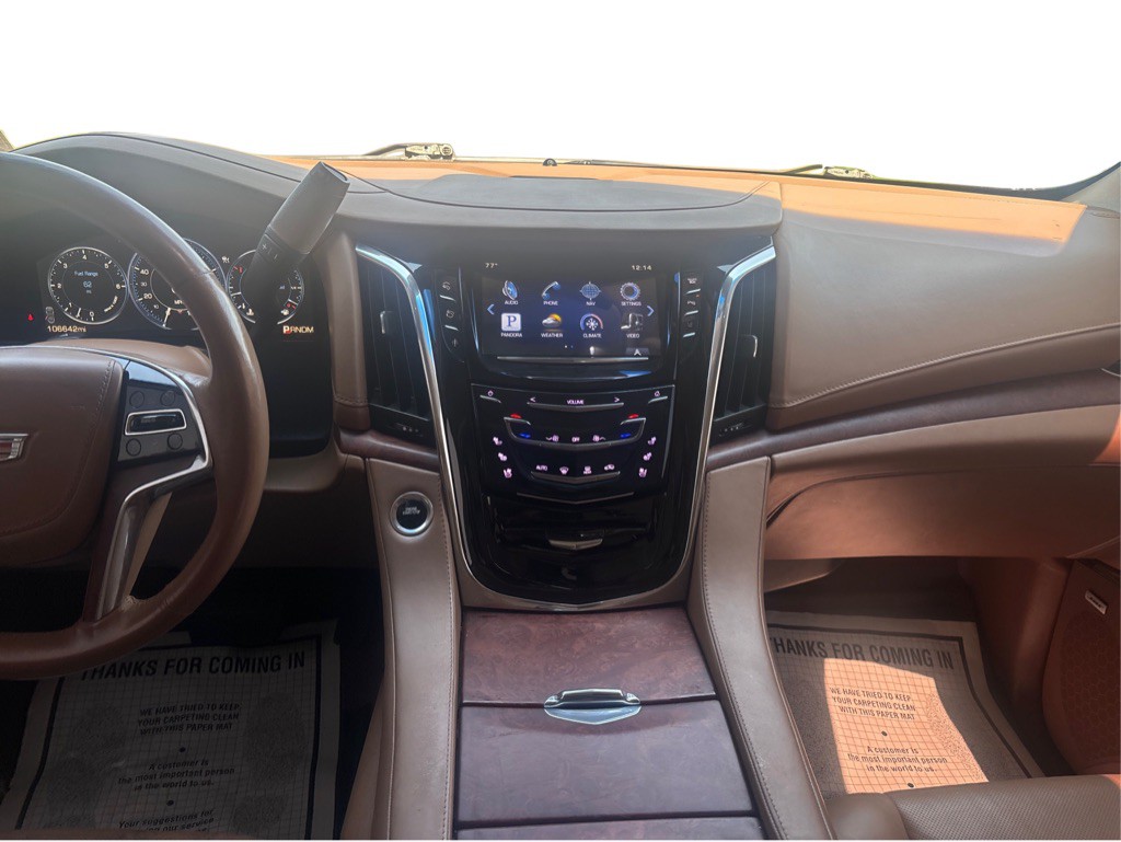 2015 Cadillac Escalade Image 11