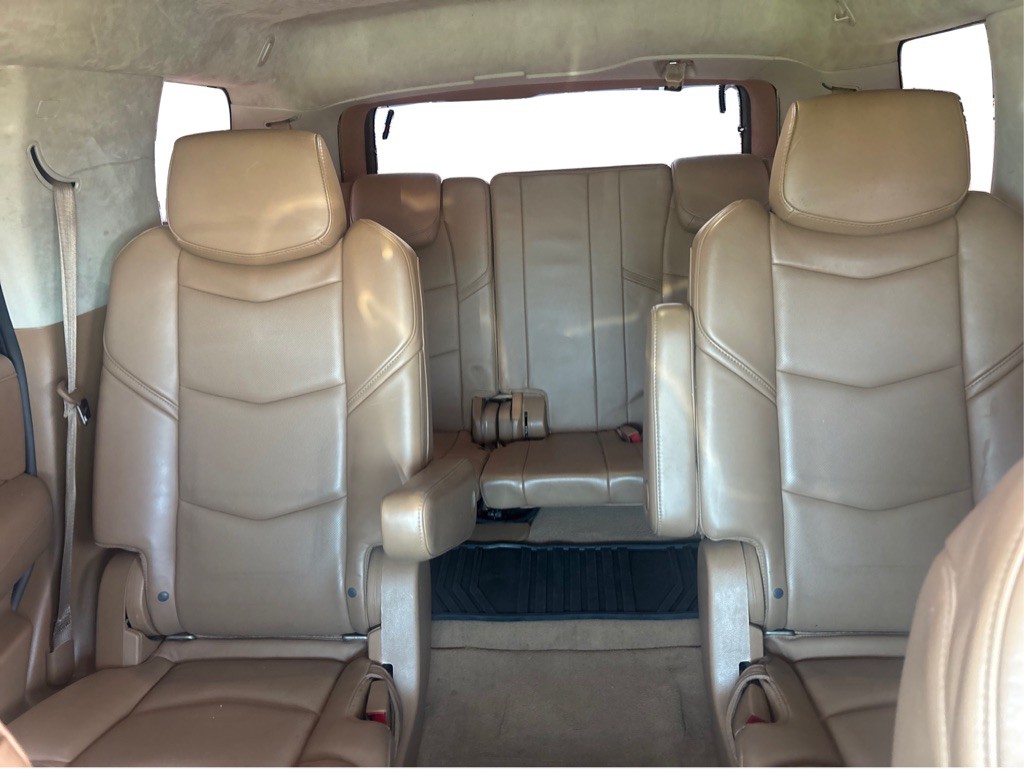 2015 Cadillac Escalade Image 14