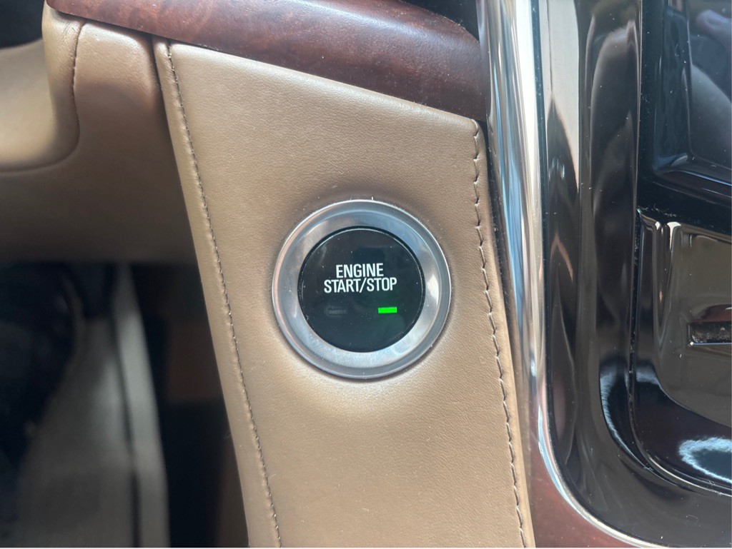 2015 Cadillac Escalade Image 20