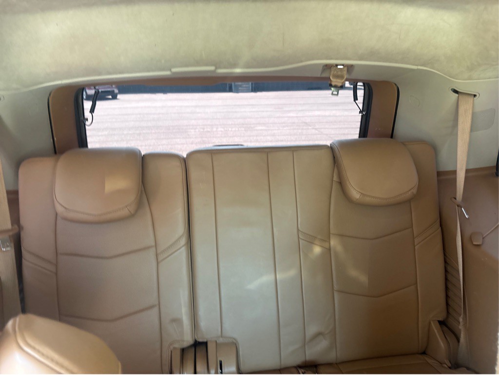 2015 Cadillac Escalade Image 21