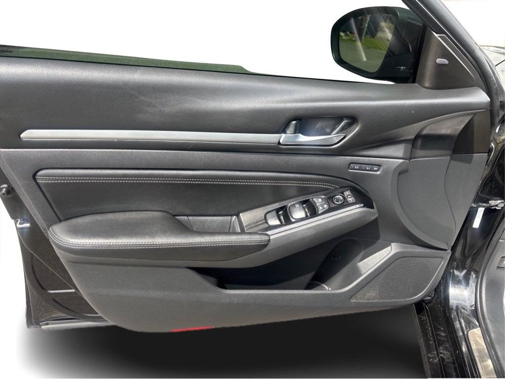 2020 Nissan Altima Image 14
