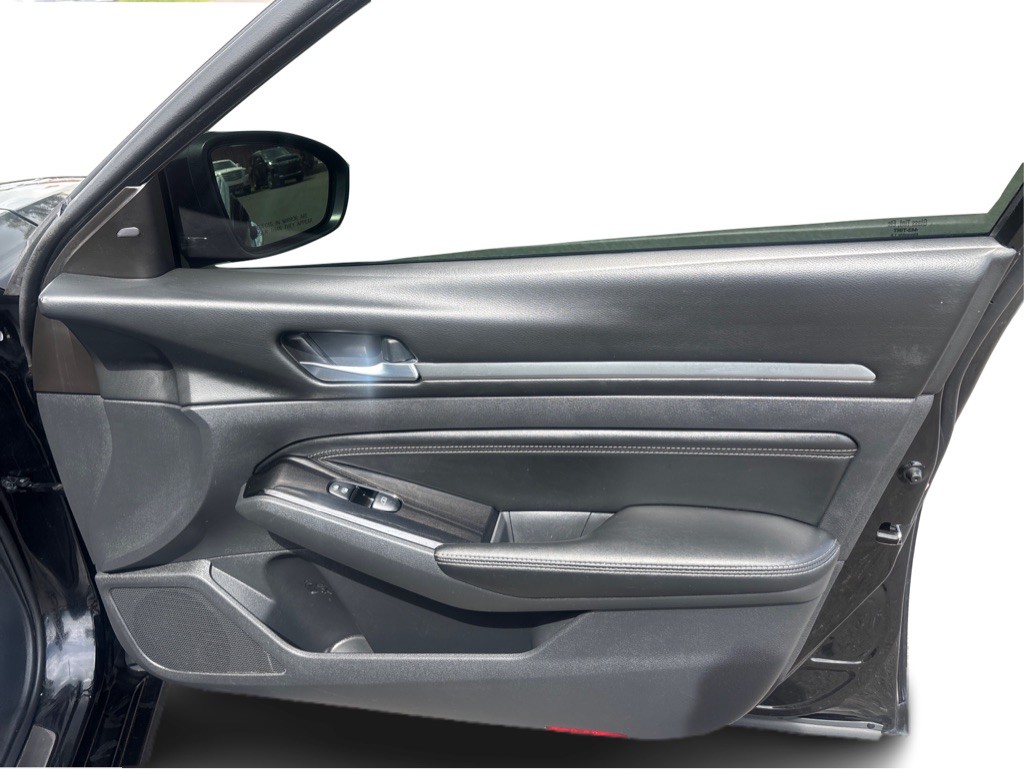 2020 Nissan Altima Image 15