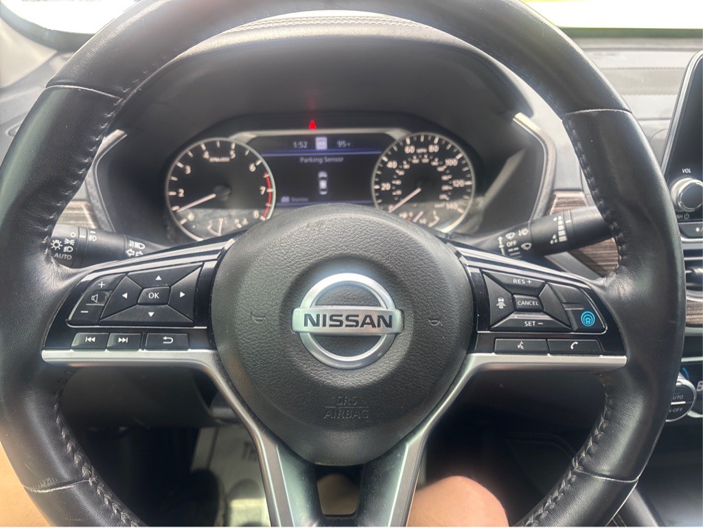 2020 Nissan Altima Image 18
