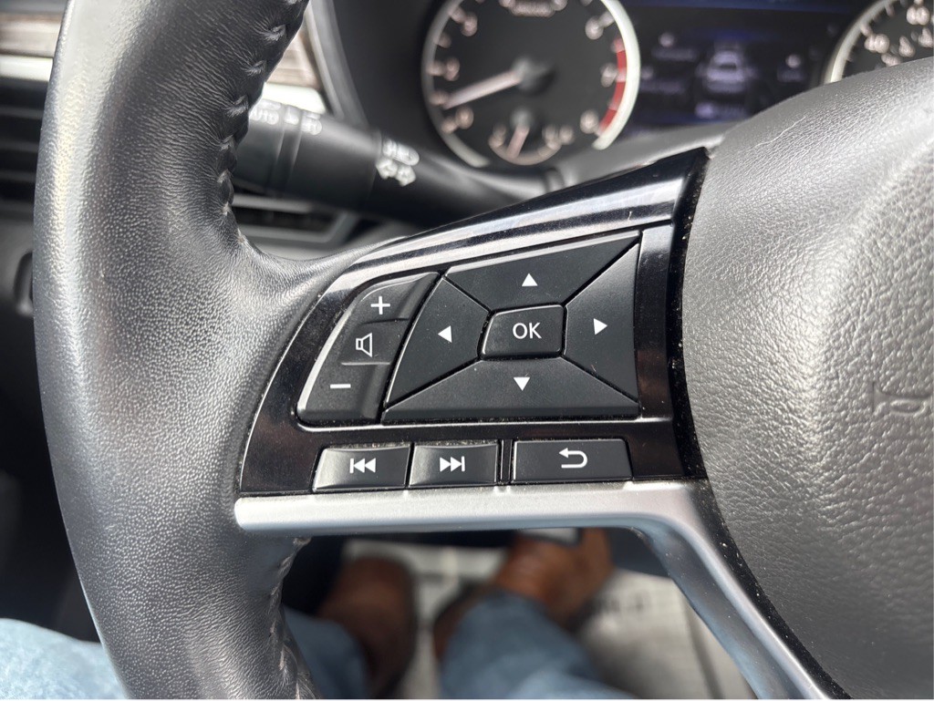 2020 Nissan Altima Image 9